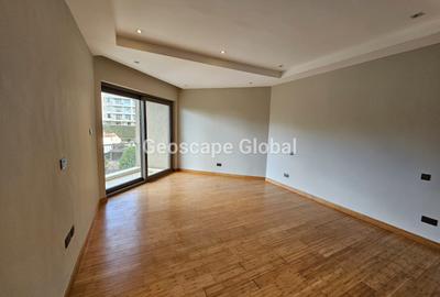 3 Bed Apartment with En Suite in Riverside