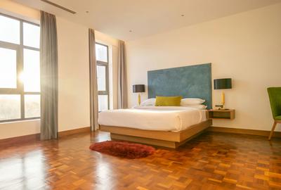 Serviced 1 Bed Apartment with En Suite at Westland