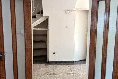 3 Bed Villa with En Suite at Kilimani - 4