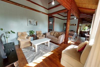 2 Bed House with En Suite in Ridgeways