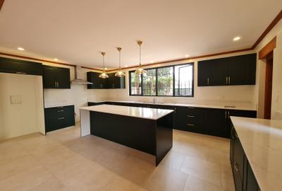 4 Bed Townhouse with En Suite at Lavington