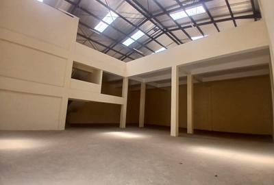 7,200 ft² Warehouse with Parking in Ruaraka