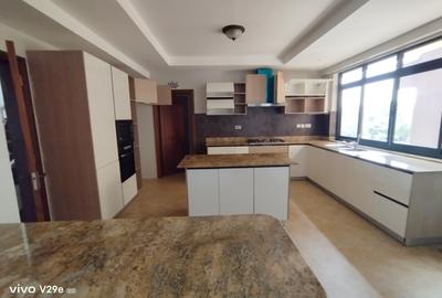 3 Bed Apartment with En Suite at Off Riverside Drive - 4
