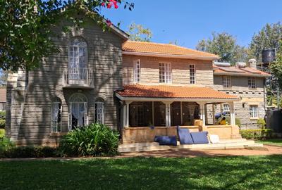 4 Bed Townhouse with En Suite in Karen - 2