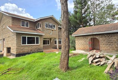 5 Bed Townhouse with En Suite at Lavington Green - 4