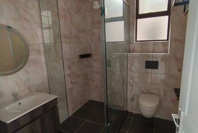 1 Bed Apartment with En Suite at Off Rhapta Road - 4