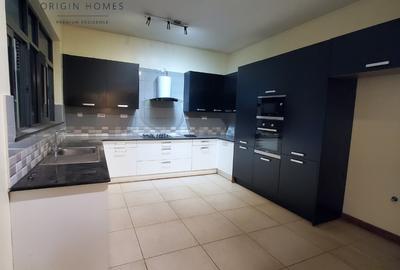 3 Bed Apartment with En Suite at Parklands