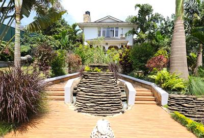 4 Bed House with En Suite in Runda