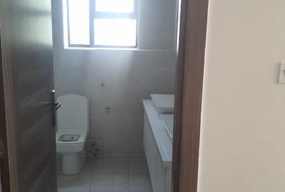 Serviced 3 Bed Apartment with En Suite in Kileleshwa