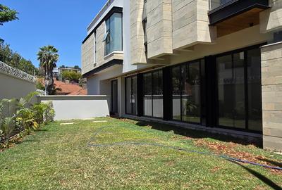 5 Bed Townhouse with En Suite at Grovelia Grove