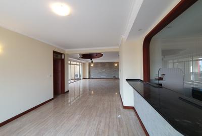 Serviced 4 Bed Apartment with En Suite in Parklands