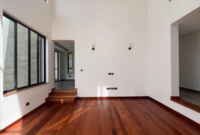 5 Bed Townhouse with En Suite in Lavington