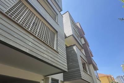 3 Bed Apartment with En Suite at Kileleshwa - 4