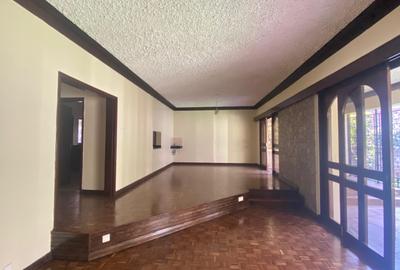 5 Bed House with En Suite at Parklands - 4