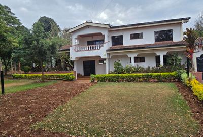 4 Bed House with En Suite at Nyari Close - 4