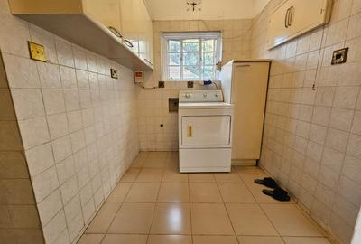 4 Bed House with En Suite in Muthaiga