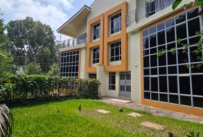 5 Bed Townhouse with En Suite at Lavington Green