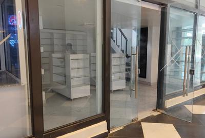 489.76 ft² Commercial Property with Service Charge Included at Rose Avenue