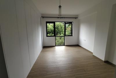 3 Bed Apartment with En Suite in Lavington - 2