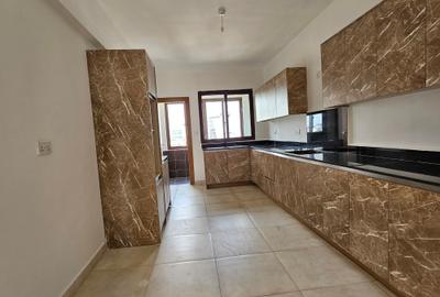 3 Bed Apartment with En Suite at Rhapta