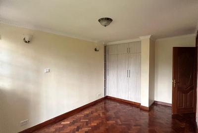 5 Bed Townhouse with En Suite in Lavington