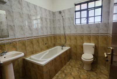 4 Bed Townhouse with En Suite in Kileleshwa - 4