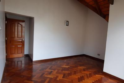 5 Bed Townhouse with En Suite in Lavington