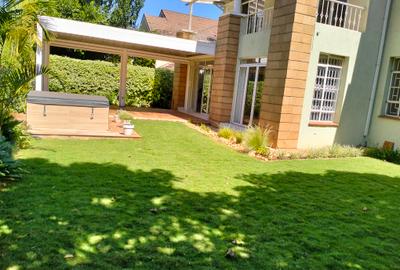 4 Bed Townhouse with En Suite in Kitisuru