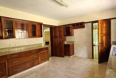 5 Bed House with En Suite in Karen - 4