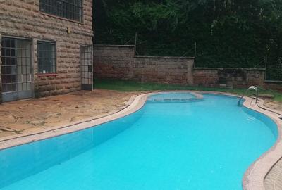 5 Bed Townhouse with En Suite in Rosslyn - 3