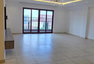 Serviced 4 Bed Apartment with En Suite in Parklands