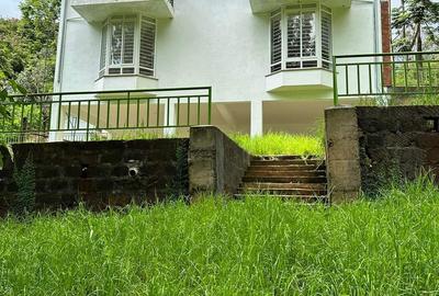 5 Bed House with En Suite in Rosslyn