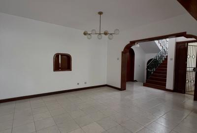 4 Bed Townhouse with En Suite in Lavington - 4
