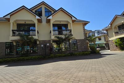 5 Bed Townhouse with En Suite at Lavington Green - 4