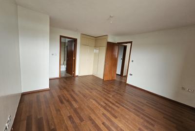 3 Bed Apartment with En Suite in Westlands Area - 4