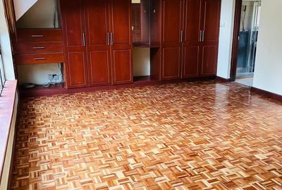 5 Bed Townhouse with En Suite at School Lane