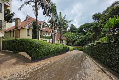 4 Bed Townhouse with En Suite at Riverside Drive. - 3