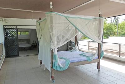 4 Bed Villa with En Suite in Watamu - 2