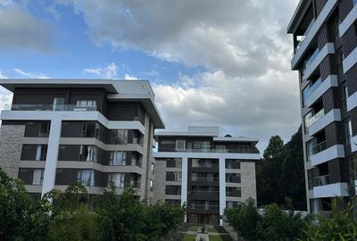 2 Bed Apartment with En Suite in Nyari