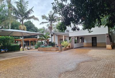 6 Bed House with En Suite in Kyuna