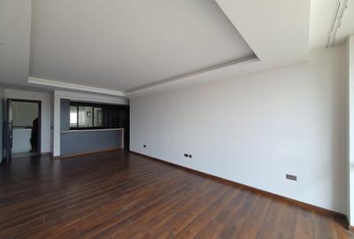 3 Bed Apartment with En Suite in Brookside - 2