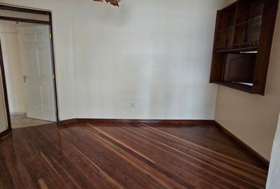 3 Bed Apartment with En Suite in Lavington - 4
