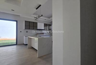 5 Bed House with Garden in Lavington - 3