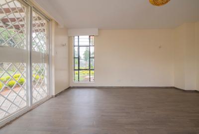 4 Bed House with En Suite in Runda