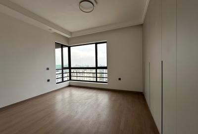3 Bed Apartment with En Suite at Riverside - 4