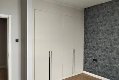 3 Bed Apartment with En Suite in Westlands Area - 2