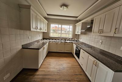 3 Bed House with En Suite in Runda