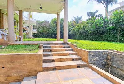6 Bed House with En Suite at Ridgeways