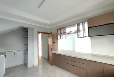 4 Bed Villa with En Suite in Thika Road - 4