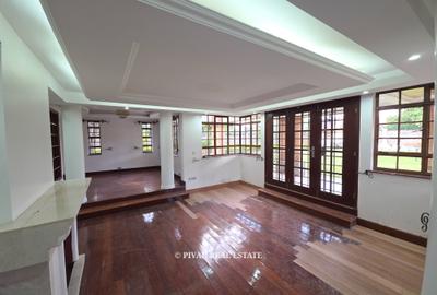 5 Bed House with Swimming Pool in Runda - 4